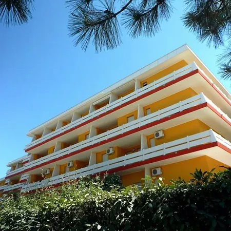 Colorful And Bright Apartment-beahost *