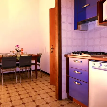 Colorful And Bright Apartment-beahost Lägenhet *