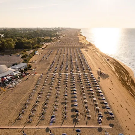 Colorful And Bright Apartment-beahost Lägenhet *